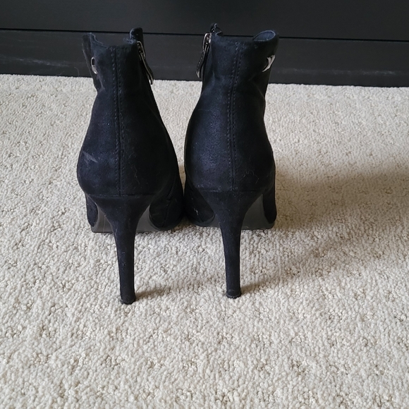 Fox & Dogs Booties - Picture 8 of 10